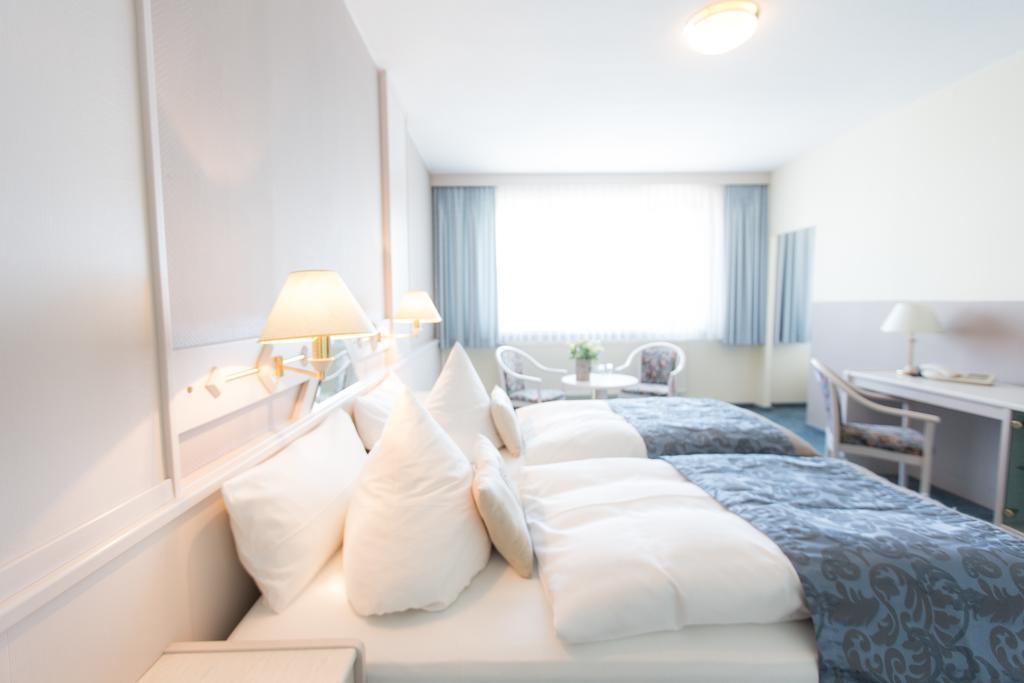 Hotel Kristall ヴァイスヴァッサー エクステリア 写真